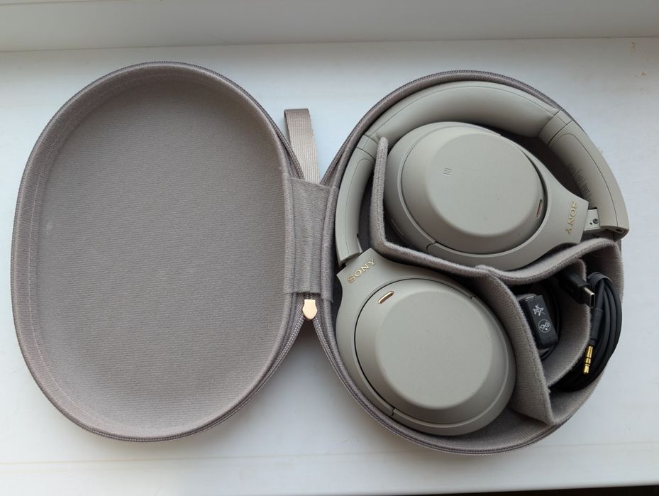 Наушники Sony WH-1000XM4