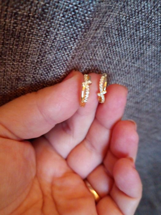 Cercei placați cu aur, NOI