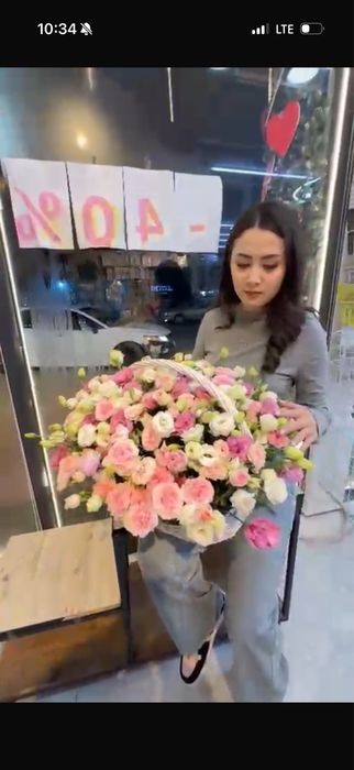 Обьемный букет из кустовых роз