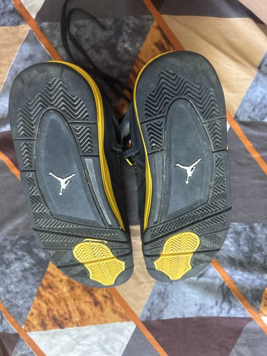 Air Jordan 4 Retro “Thunder”