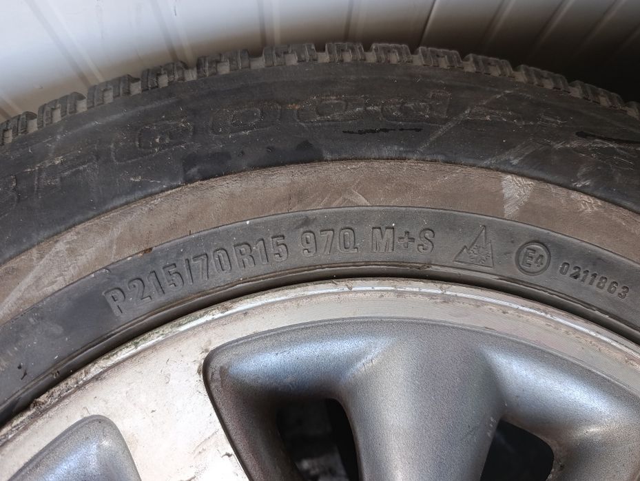 Зимни гуми за  джип или ван  с джанти 4бр- 215/70/15 Goodrich WinterSl