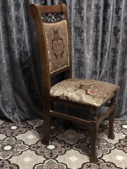 Продам 12 стульев