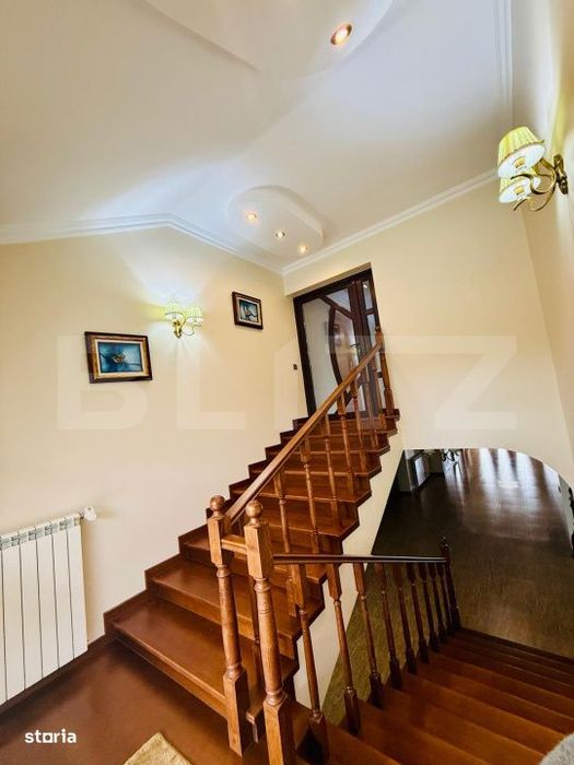 Vila de vanzare, 369 mp, zona Gaesti