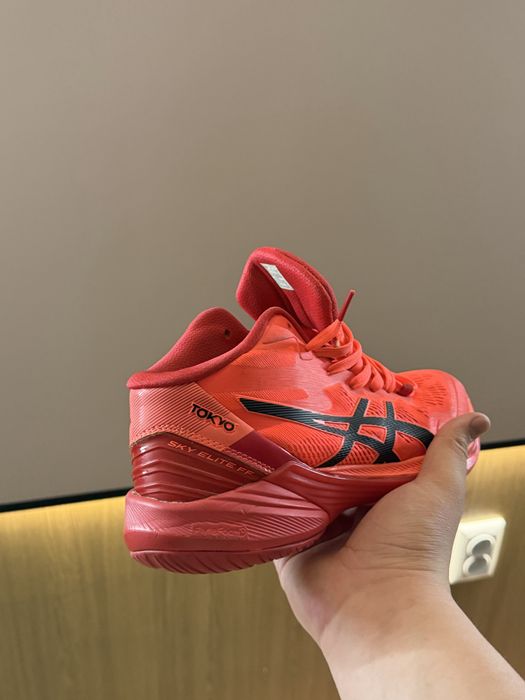 ASICS Sky Elite FF MT 2 в расцветке Tokyo.