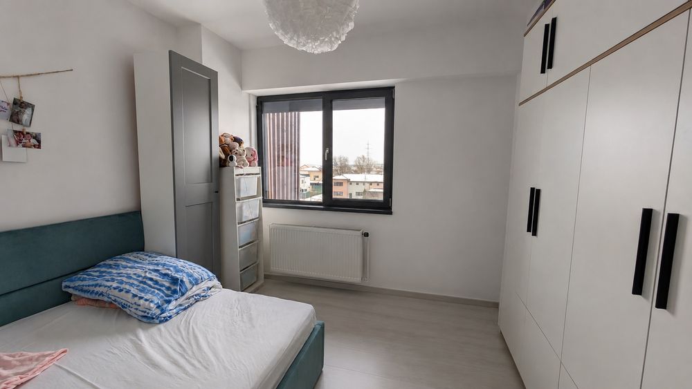 Vând apartament 3 camere