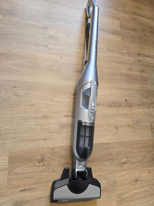 Прахосмукачка Bosch Flexxo Gen2 с батерия (с проблем / за части)