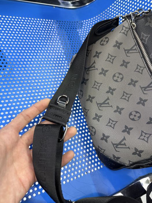 Продается барсетка LV