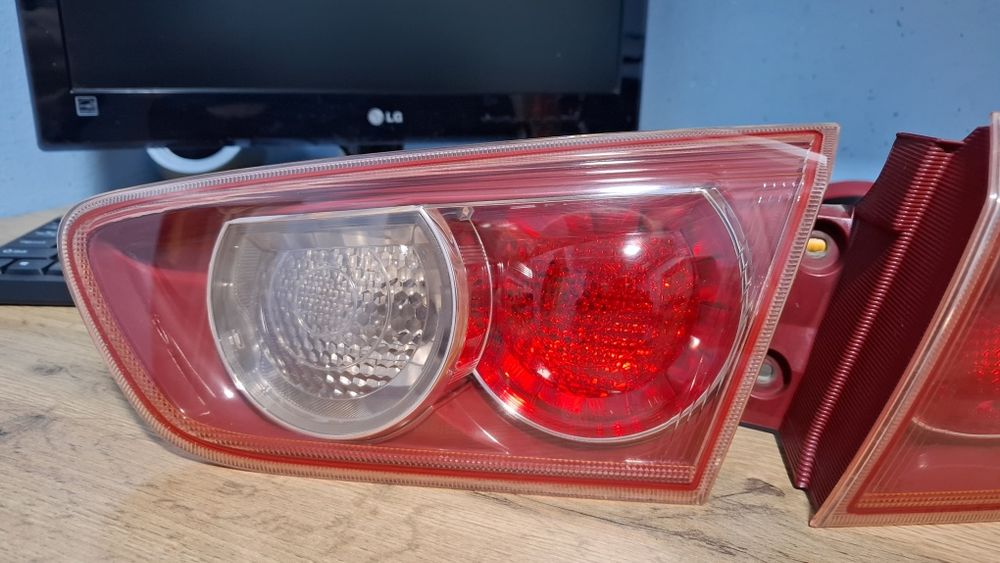 Заднии Стопы Фары Митсубиси Ланцер 10