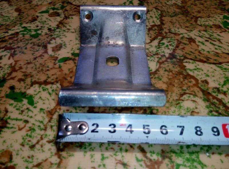 Планка, комбиниран винт - шпилка и крилчата гайка за маса