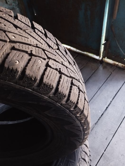 Продам зимние шины.