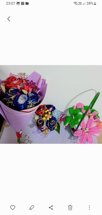 Aranjament lucrat manual din satin