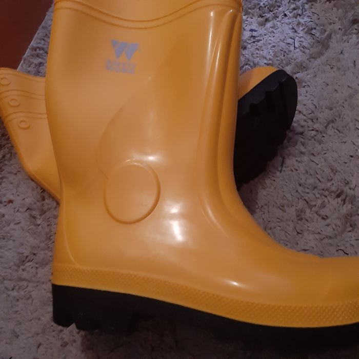 Cizme barbati marimea43 cu virf metalicsi cizme electroizolante.200 le