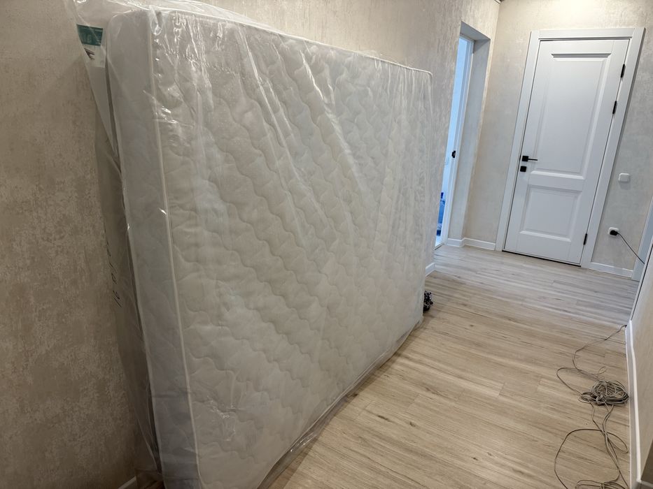 Продам новый матрас размер 160*200.