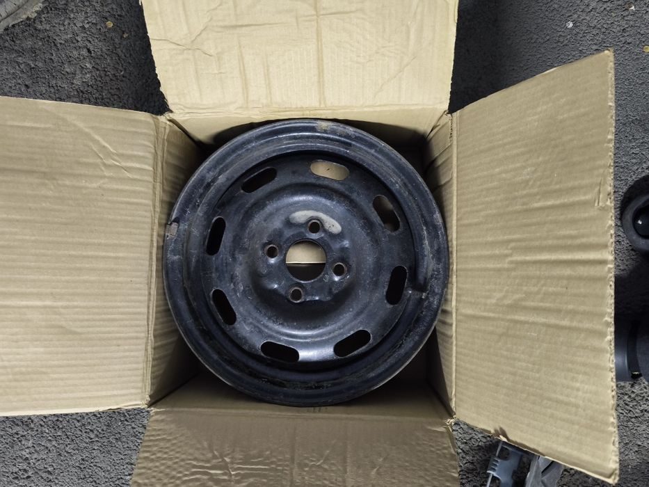 Продам шины диски колпаки четырнадцатый на passat подходит