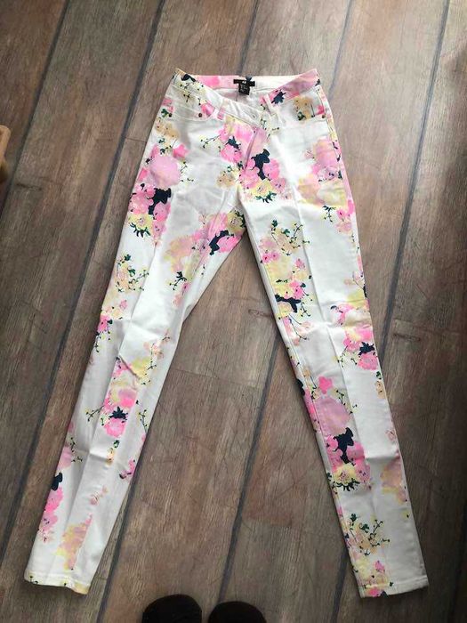 разпродажба на дънки и панталони Зара