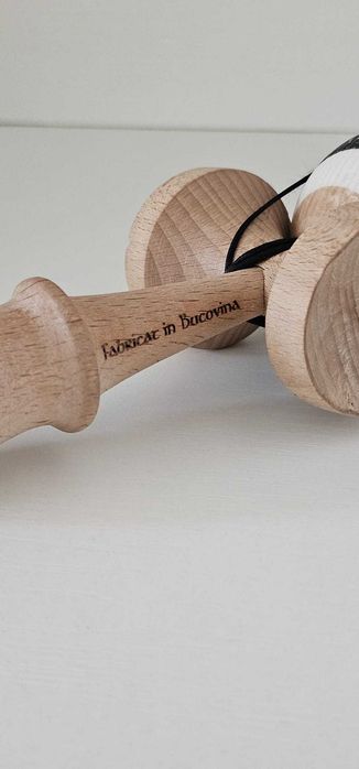 Kendama cu ken cioc-cioc ediție limitată cu o tama Okendama