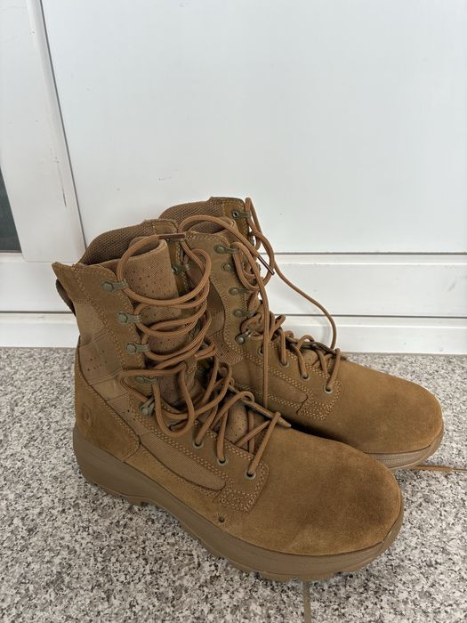 Bocanci militari Deckers 30cm 44