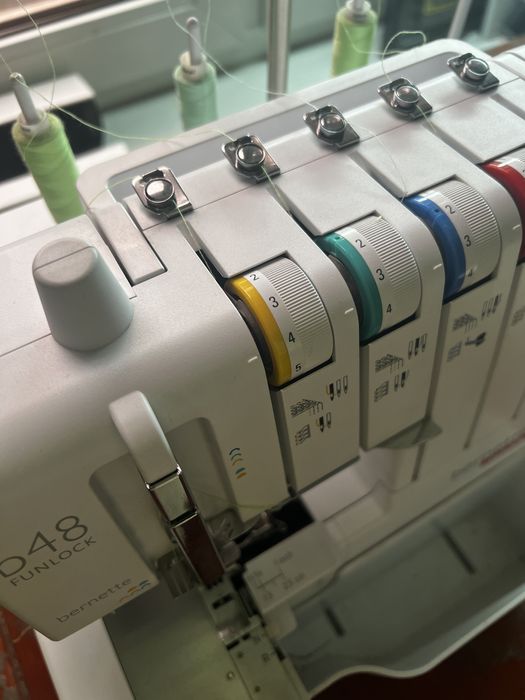 Оверлок Коверлок Bernina Bernette