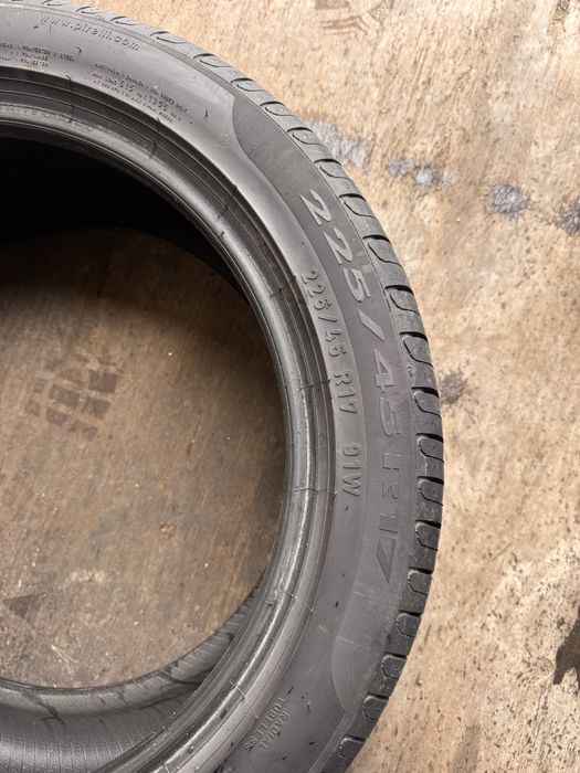 Продам новый комплект шин .