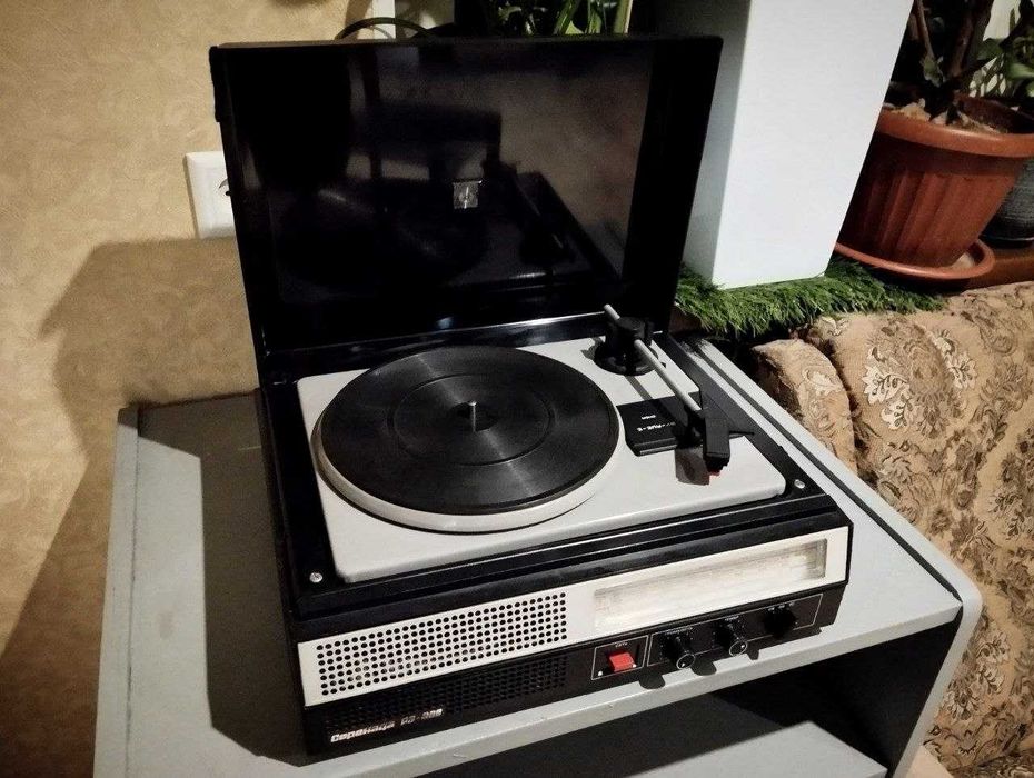 Проигрыватель SERENADA  208