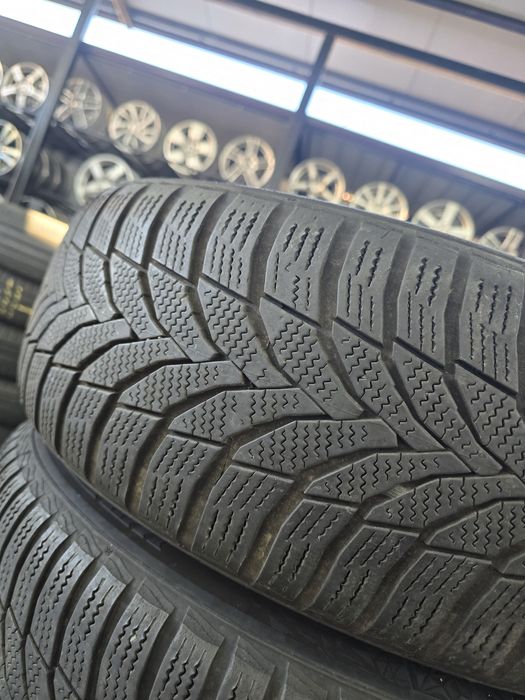 2 Броя 215/55/17 Nexen 6mm 22dot