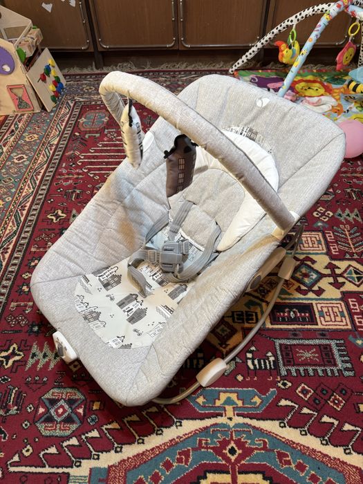 Продаю детский шезлонг Joie Wish (модель B1707)