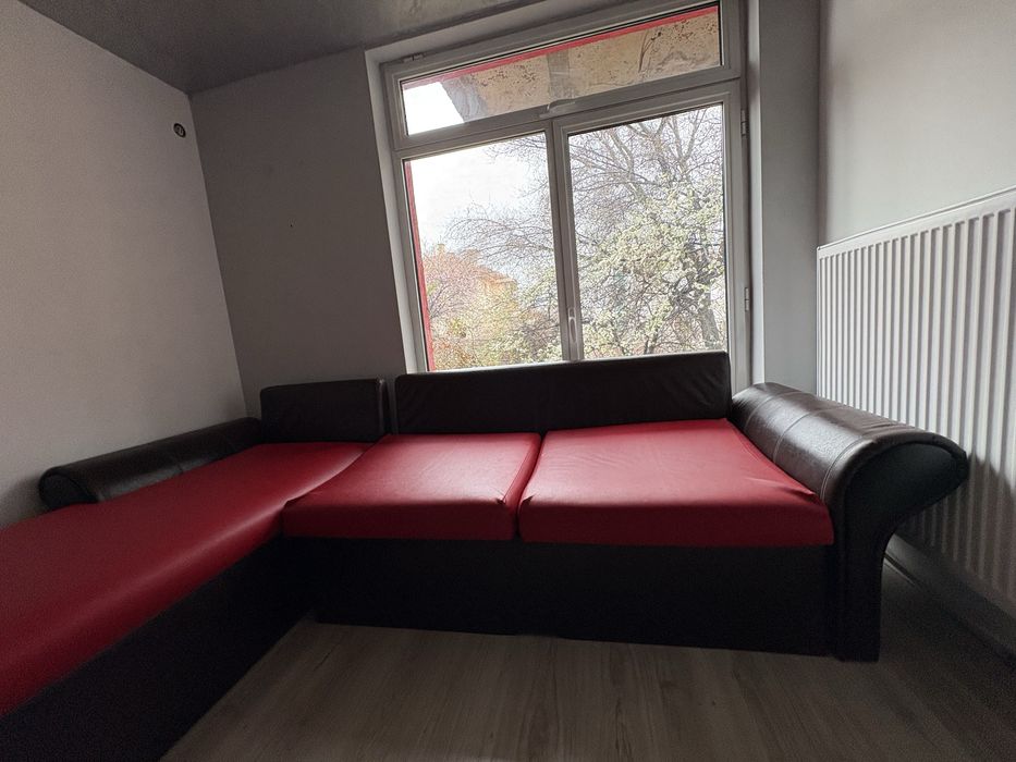 Ъглов кожен диван