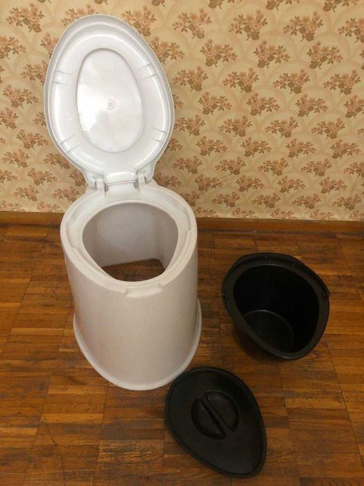 Мобильный биоунитаз со съёмным ведром