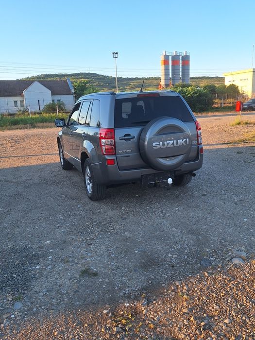 Suzuki grand vitara 2.0 benzina 4x4 mic mare Automat clima an 2006