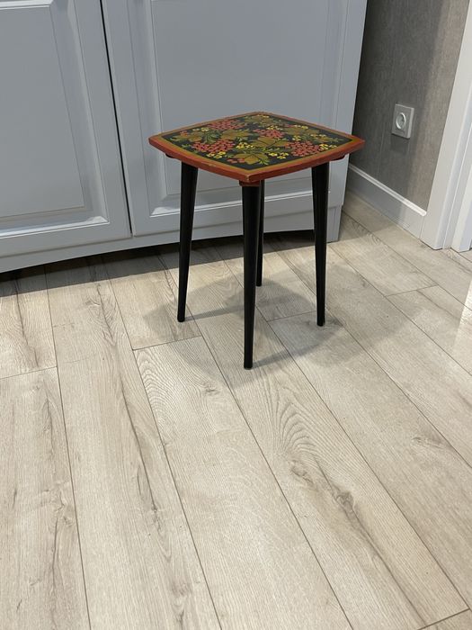 Табуретка СССР «Хохлома» звонить на алцар