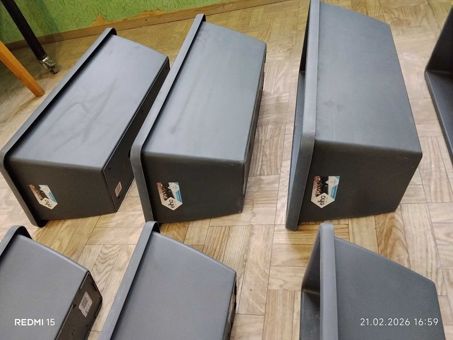 Правоъгълни и кръгли саксии