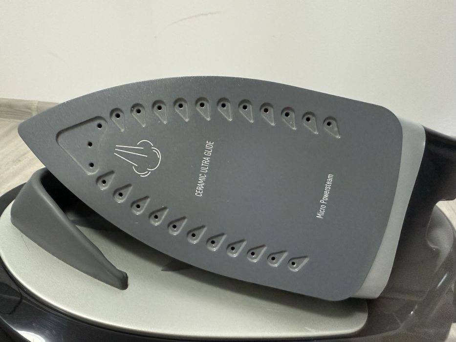 Statie de calcat cu aburi Grundig ( fier de calcat)