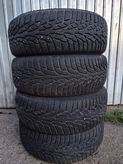 Anvelope 205 60 R16 iarna Nokian wrd4