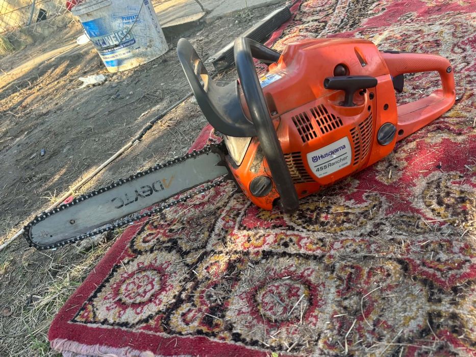 Vând drujba Husqvarna