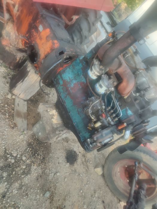 Vând piese tractor U650