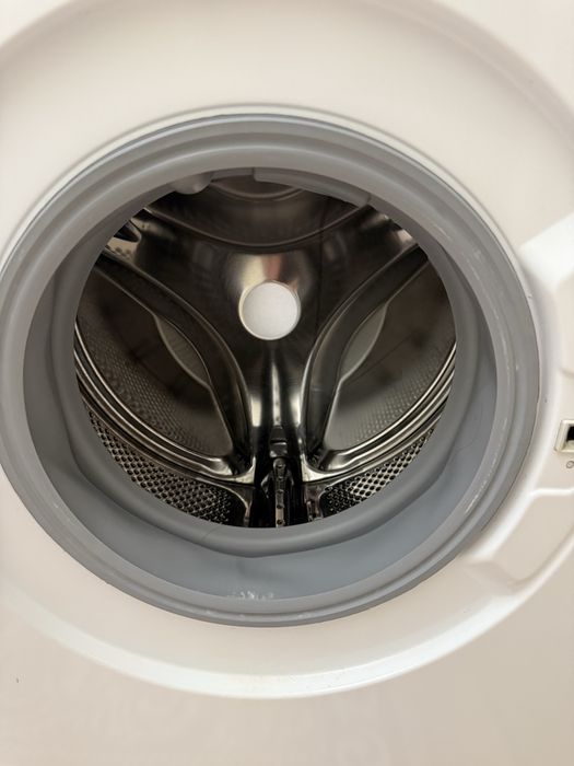 Продаю стир машину Bosch  и dauscher