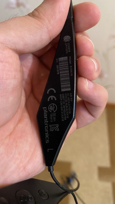 Продаю безпроводные наушники