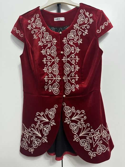 Продам женский новый национальный костюм ( жакет)