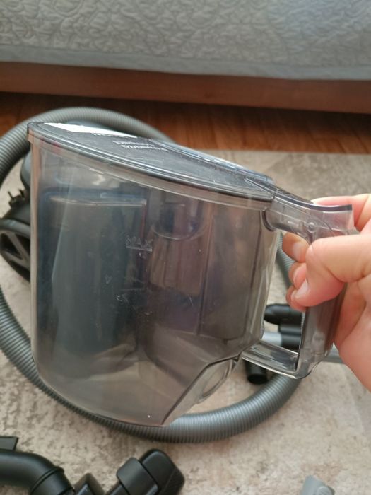 Пылесос Philips PowerPro Compact