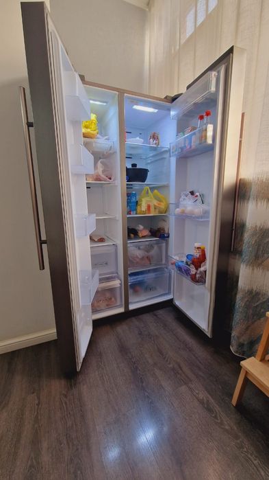 Продам большой холодильник двухкамерный