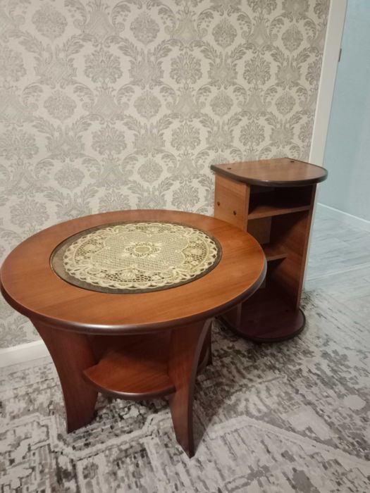 Журнальный столик с тумбочкой