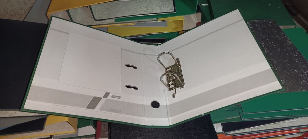 Папка регистр по 200 тг все