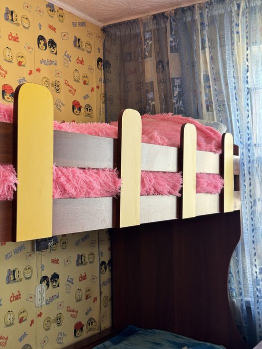 Двухэтажная кровать