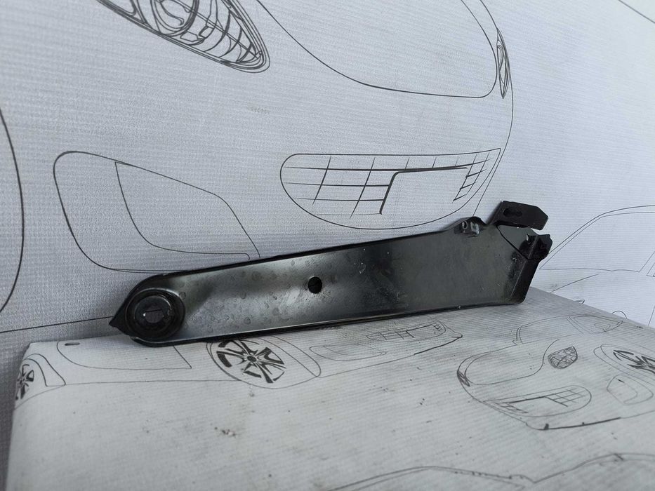Suport Superior Trager Stângă Volkswagen Passat B8 2017 / 2015-2023 Cod OEM 3G0806929 (5C2)