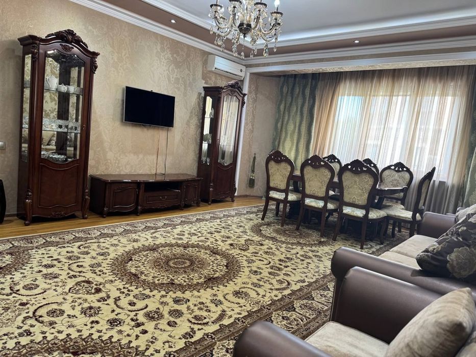 Аренда Ц-2 Алайский рынок 2/3/8 ЖК Голоден Хаус с обстановкой