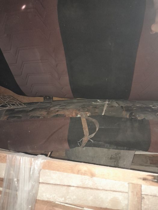 Задние сиденье 099.и потолок обшивка