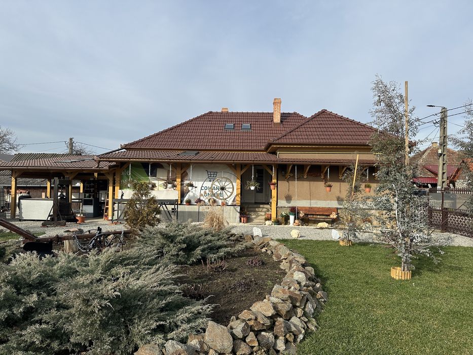 Vănd casă cu 2 camere