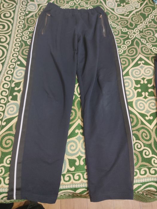 Продам спортивный костюм