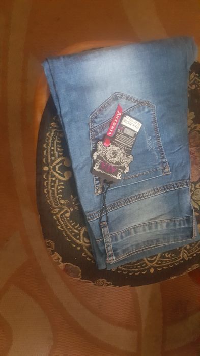 Продам джинсы новые линейкой!