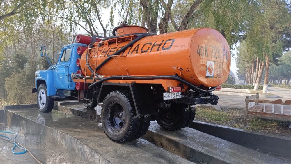 Бензавоз Газ 53 срочна сотилади